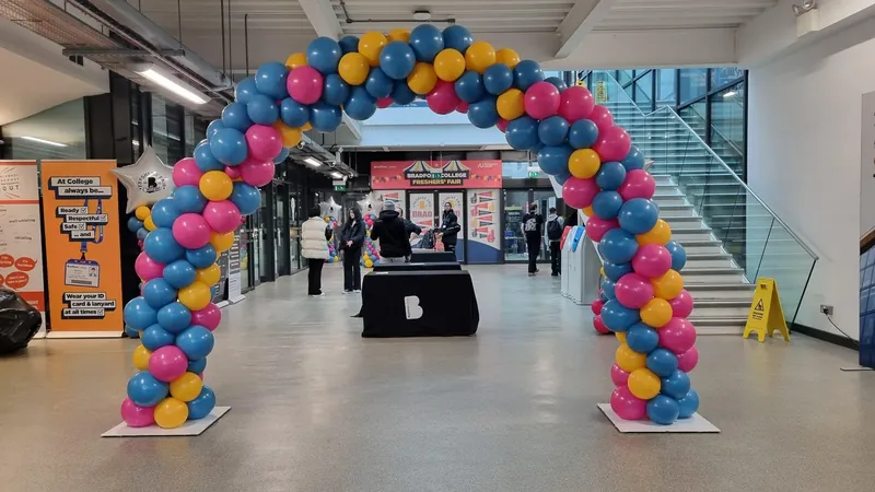 Professional indoor balloon arch